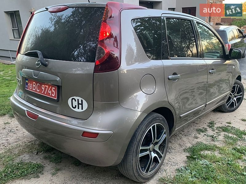 Хэтчбек Nissan Note 2012 в Перемышлянах