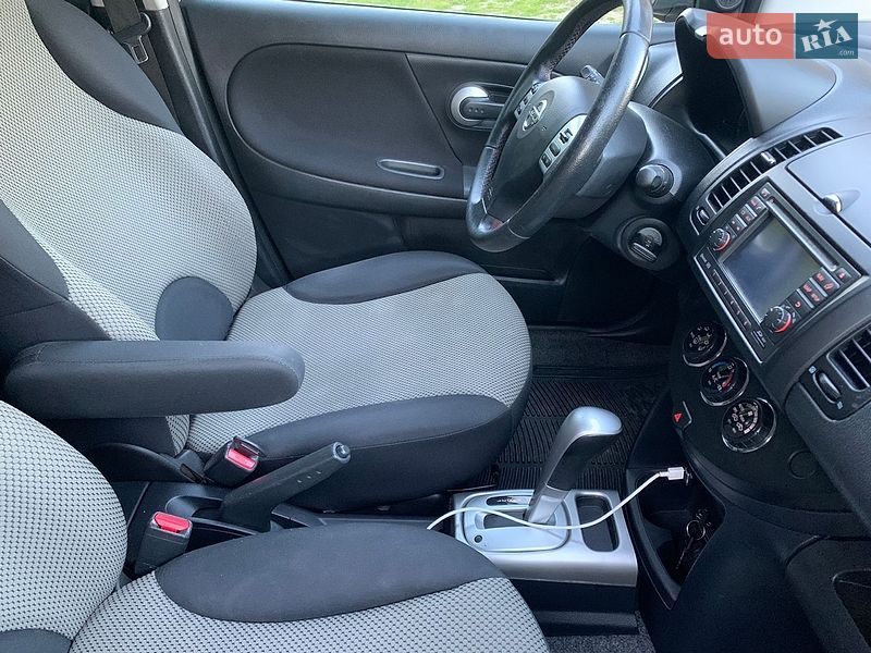 Хэтчбек Nissan Note 2012 в Перемышлянах