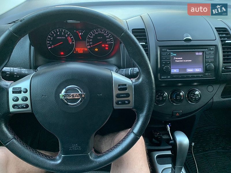 Хэтчбек Nissan Note 2012 в Перемышлянах