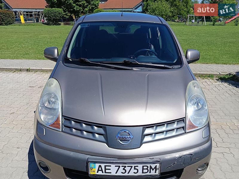 Хэтчбек Nissan Note 2006 в Киеве