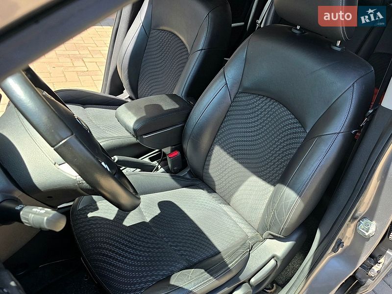 Хетчбек Nissan Note 2014 в Харкові
