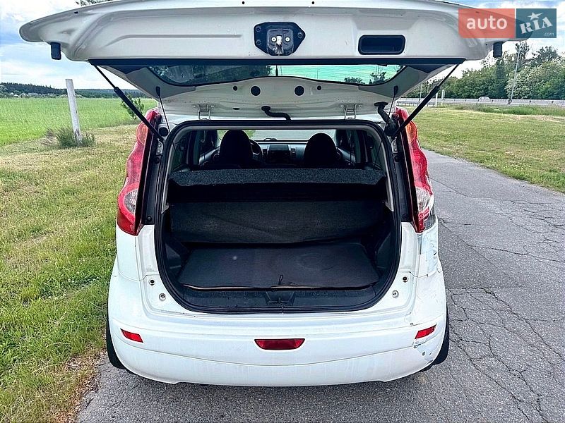 Хэтчбек Nissan Note 2012 в Киеве