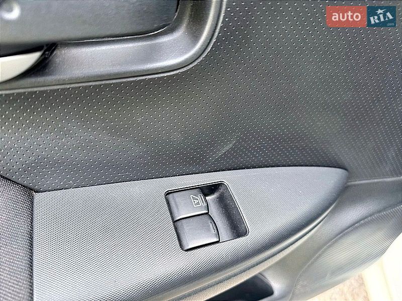 Хэтчбек Nissan Note 2012 в Киеве