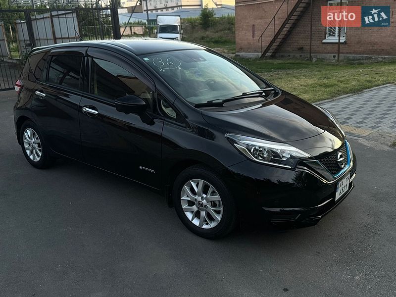 Хэтчбек Nissan Note 2018 в Киеве