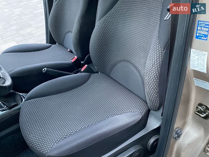 Хэтчбек Nissan Note 2007 в Ровно