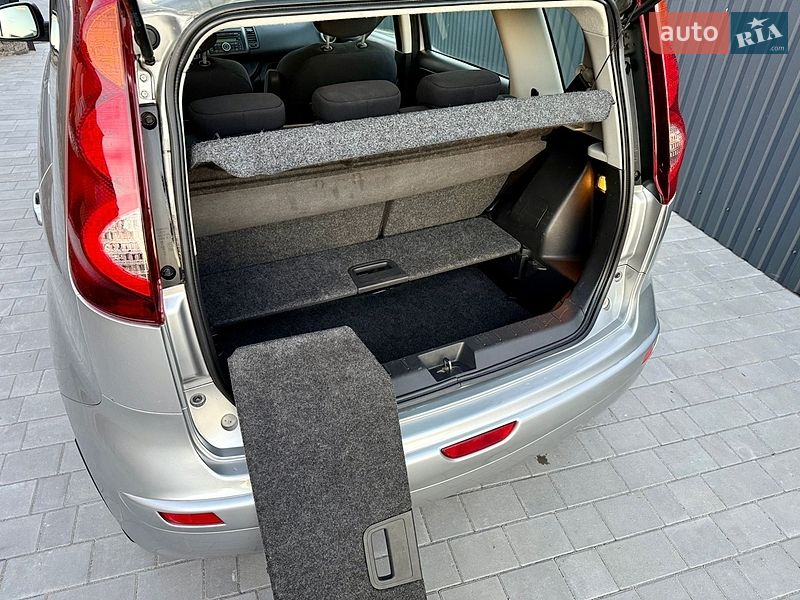 Хэтчбек Nissan Note 2009 в Виннице