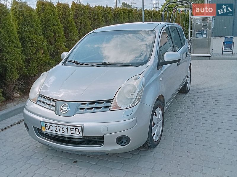 Хэтчбек Nissan Note 2008 в Львове