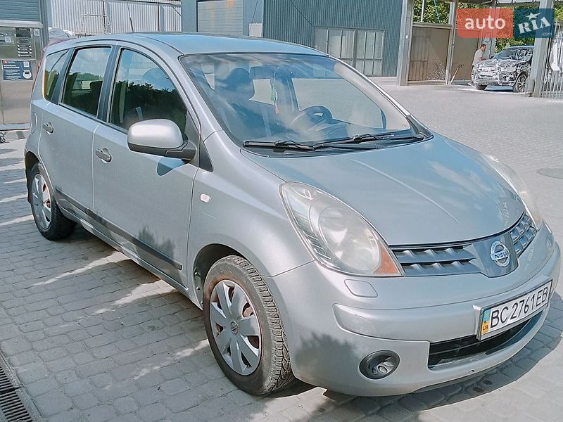 Хэтчбек Nissan Note 2008 в Львове