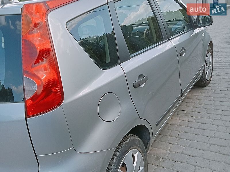 Хэтчбек Nissan Note 2008 в Львове