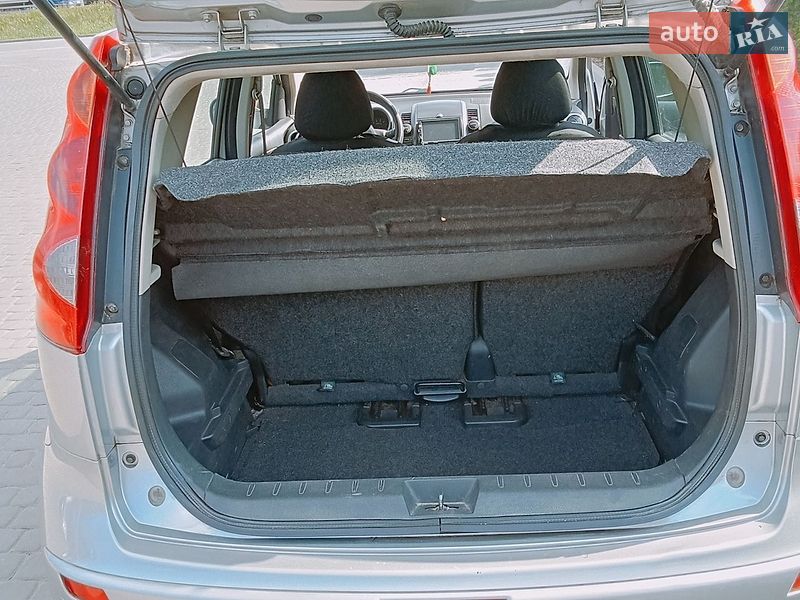Хэтчбек Nissan Note 2008 в Львове