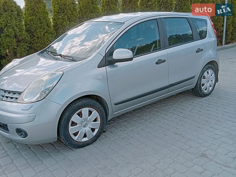 Хэтчбек Nissan Note 2008 в Львове