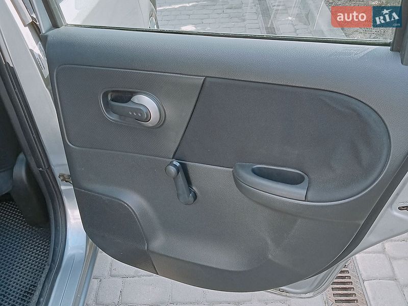 Хэтчбек Nissan Note 2008 в Львове