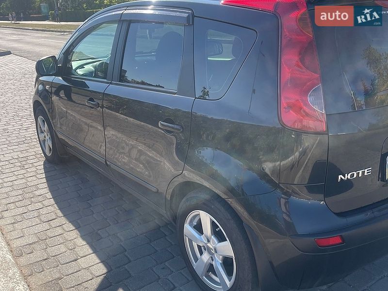 Хэтчбек Nissan Note 2008 в Одессе