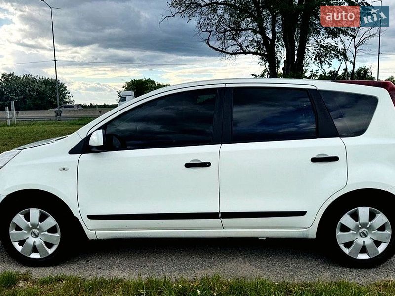 Хэтчбек Nissan Note 2012 в Киеве