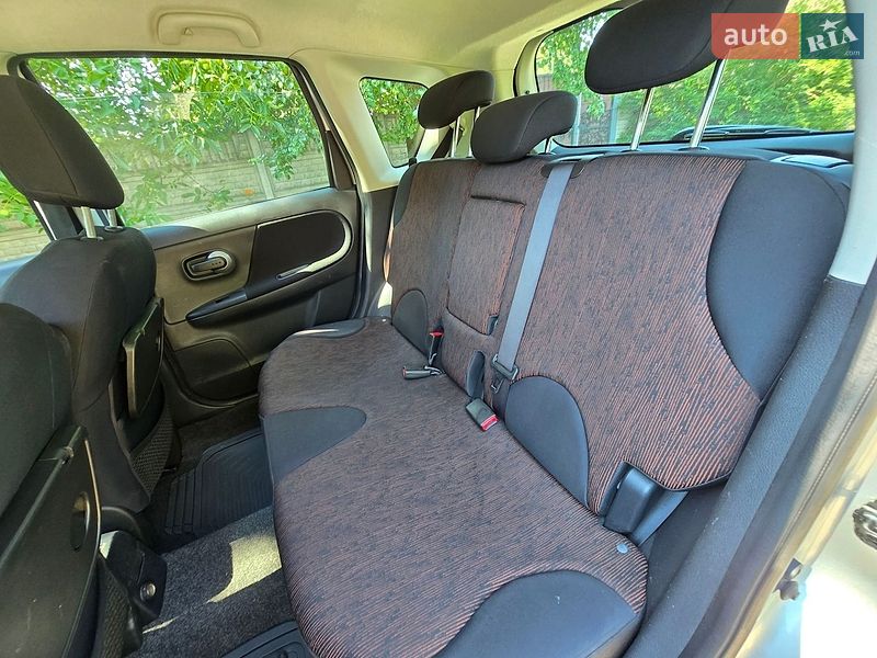 Хэтчбек Nissan Note 2010 в Киеве