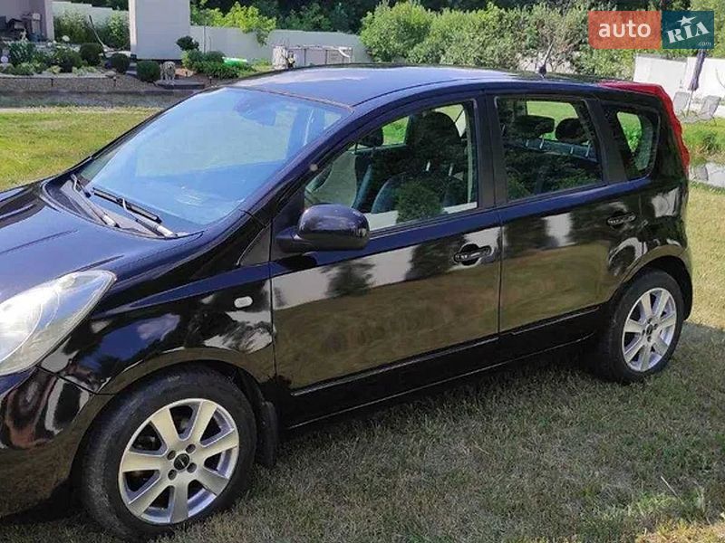 Хэтчбек Nissan Note 2008 в Житомире
