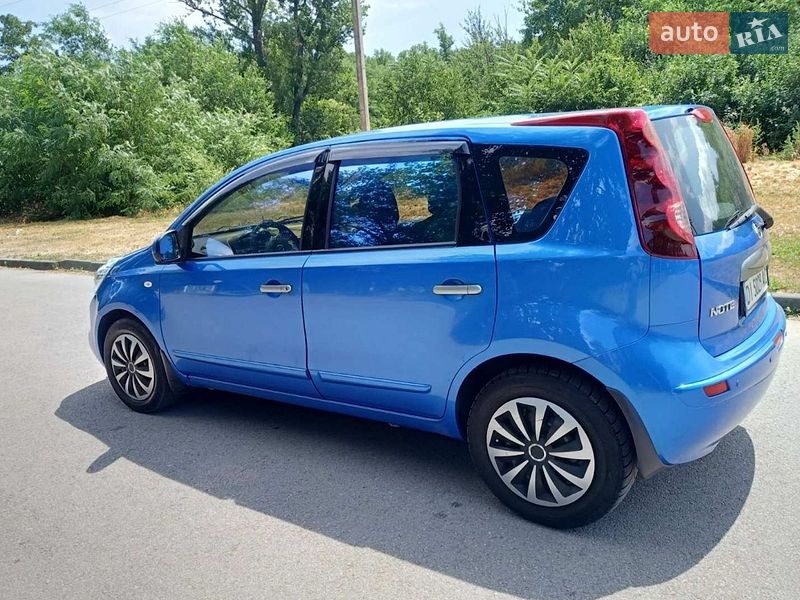 Хетчбек Nissan Note 2010 в Кам'янському