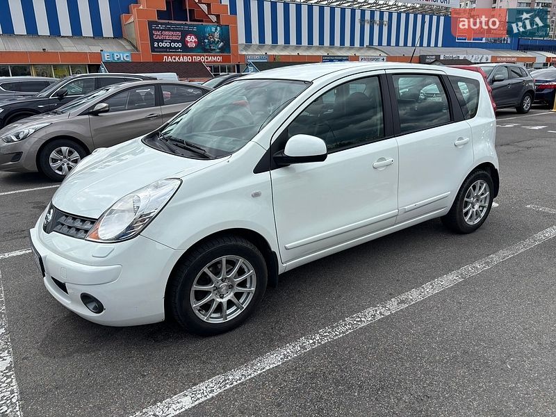 Хэтчбек Nissan Note 2008 в Киеве