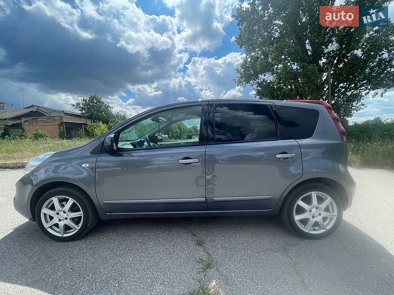 Хетчбек Nissan Note 2011 в Кропивницькому фото 5 Хетчбек Nissan Note 2011 в Кропивницькому