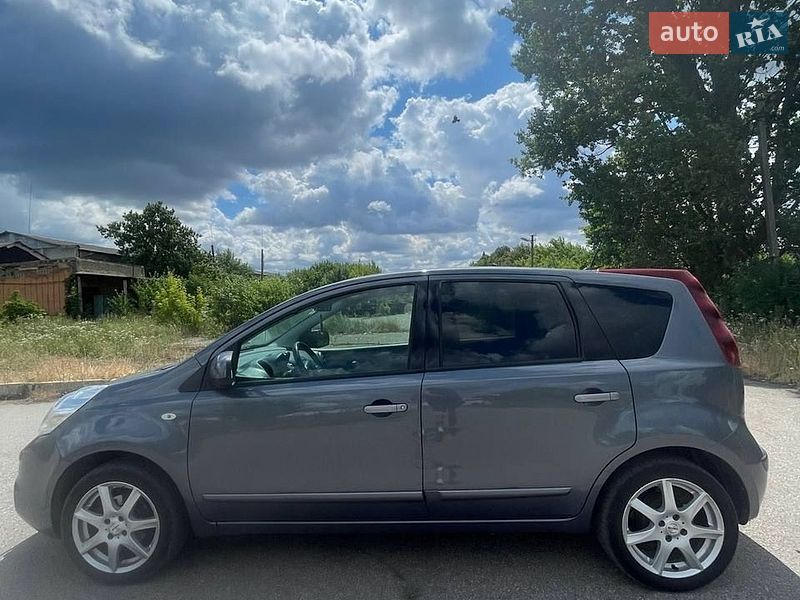 Хетчбек Nissan Note 2011 в Кропивницькому фото 7 Хетчбек Nissan Note 2011 в Кропивницькому