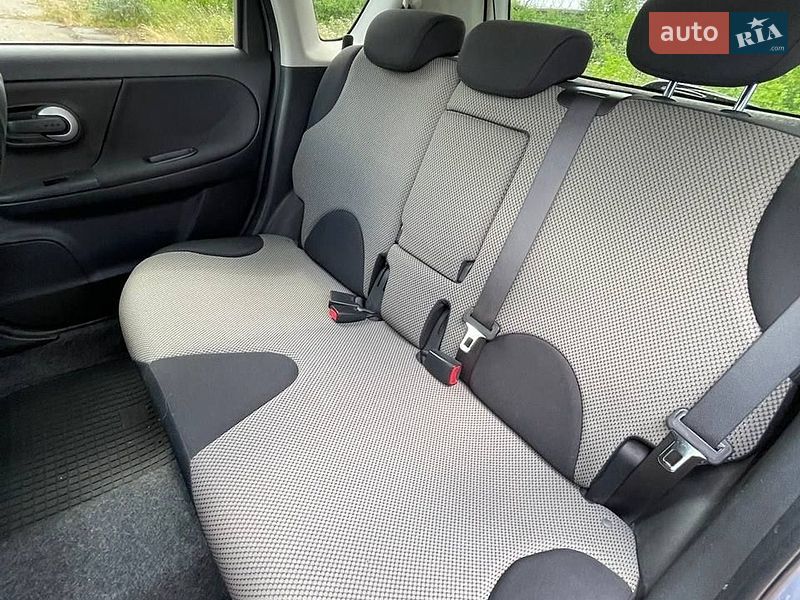 Хетчбек Nissan Note 2011 в Кропивницькому фото 16 Хетчбек Nissan Note 2011 в Кропивницькому