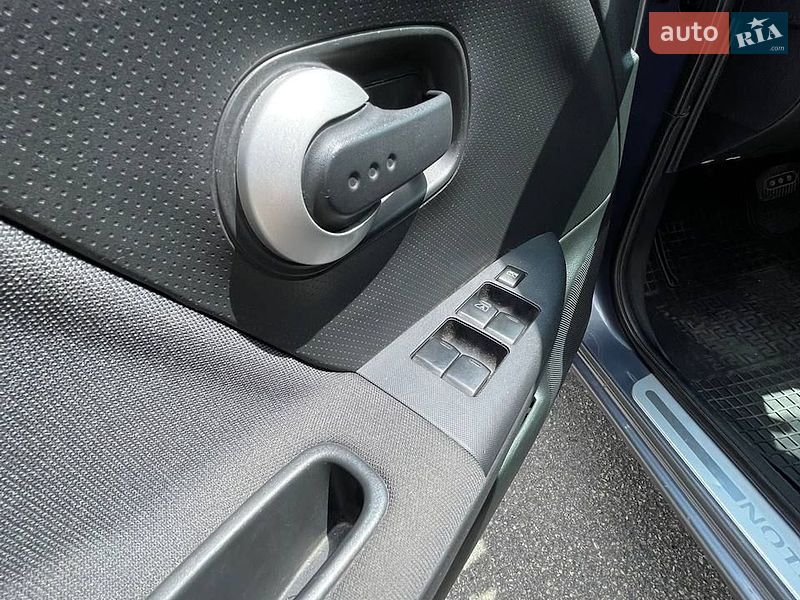 Хетчбек Nissan Note 2011 в Кропивницькому фото 28 Хетчбек Nissan Note 2011 в Кропивницькому