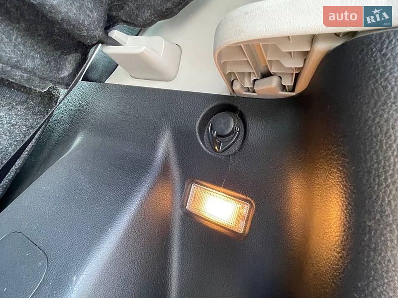 Хетчбек Nissan Note 2011 в Кропивницькому фото 30 Хетчбек Nissan Note 2011 в Кропивницькому