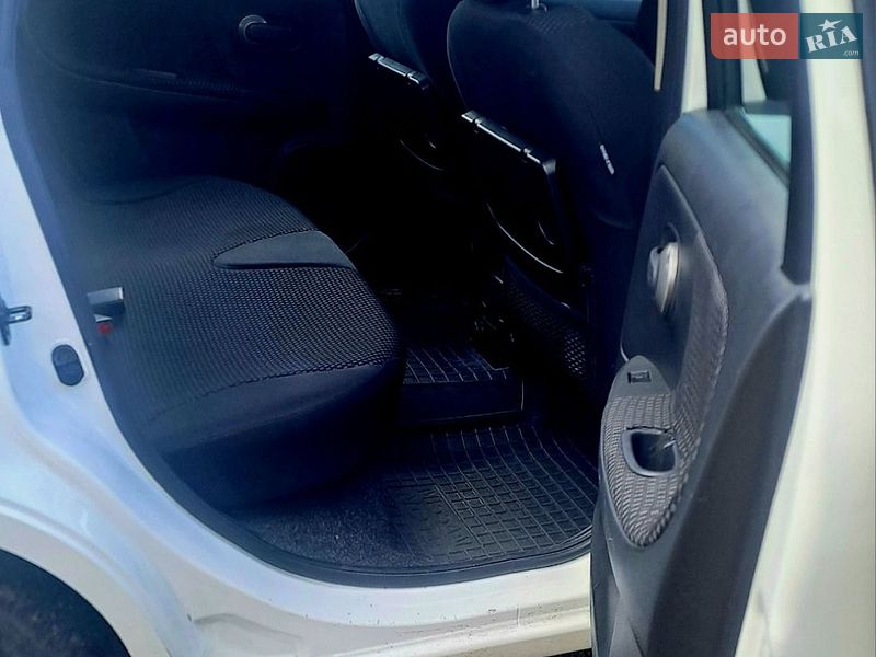Хетчбек Nissan Note 2006 в Золотоноші