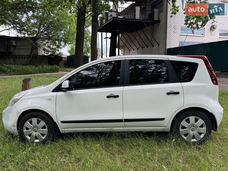 Хэтчбек Nissan Note 2012 в Киеве