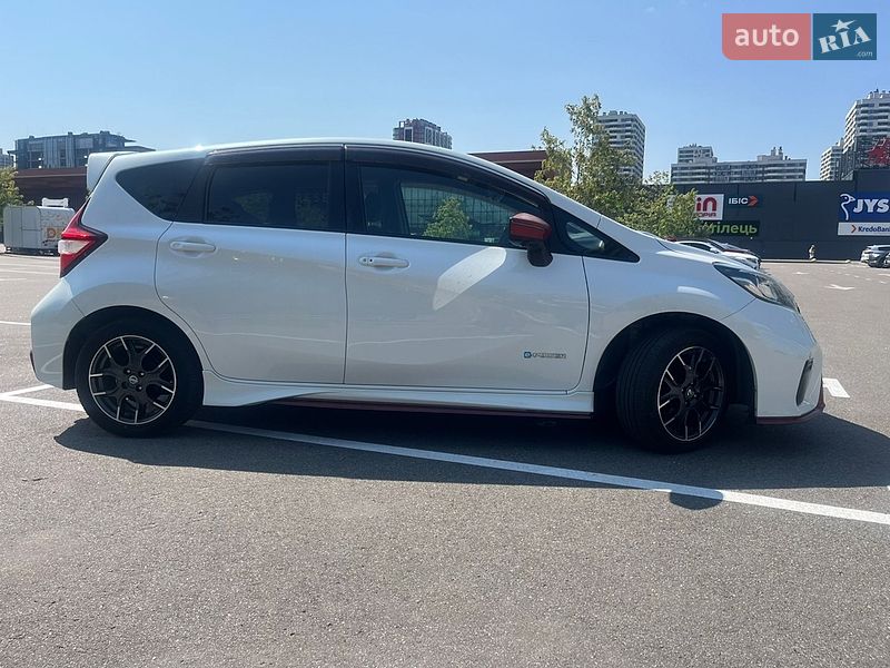 Хэтчбек Nissan Note 2017 в Киеве