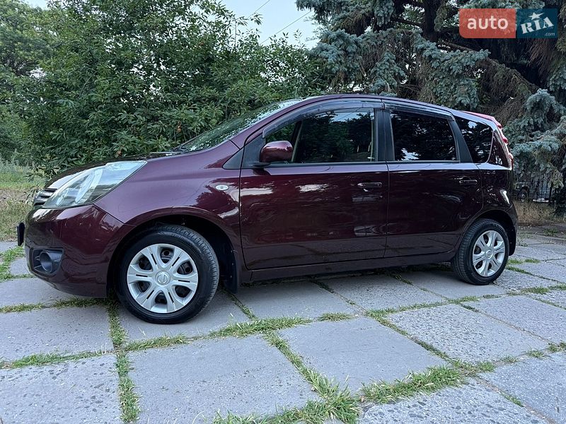 Хетчбек Nissan Note 2010 в Одесі