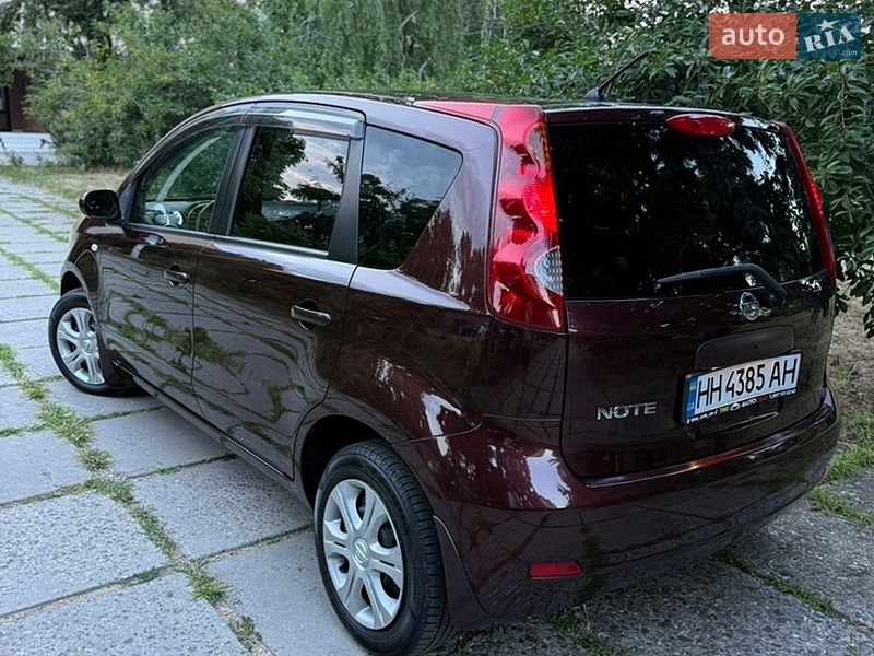 Хетчбек Nissan Note 2010 в Одесі