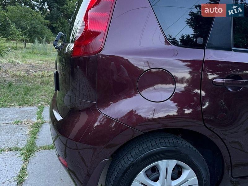 Хетчбек Nissan Note 2010 в Одесі