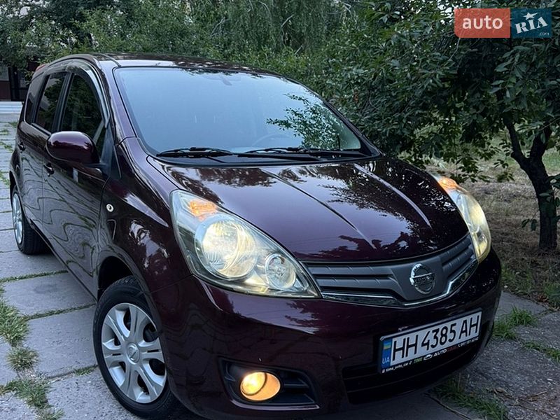 Хетчбек Nissan Note 2010 в Одесі