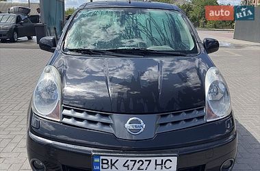 Хэтчбек Nissan Note 2006 в Сарнах