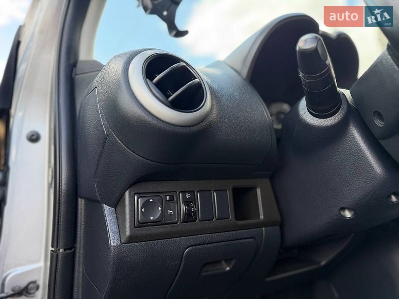 Хетчбек Nissan Note 2011 в Львові