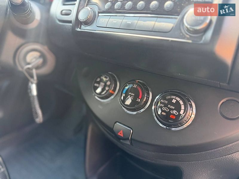 Хетчбек Nissan Note 2011 в Львові