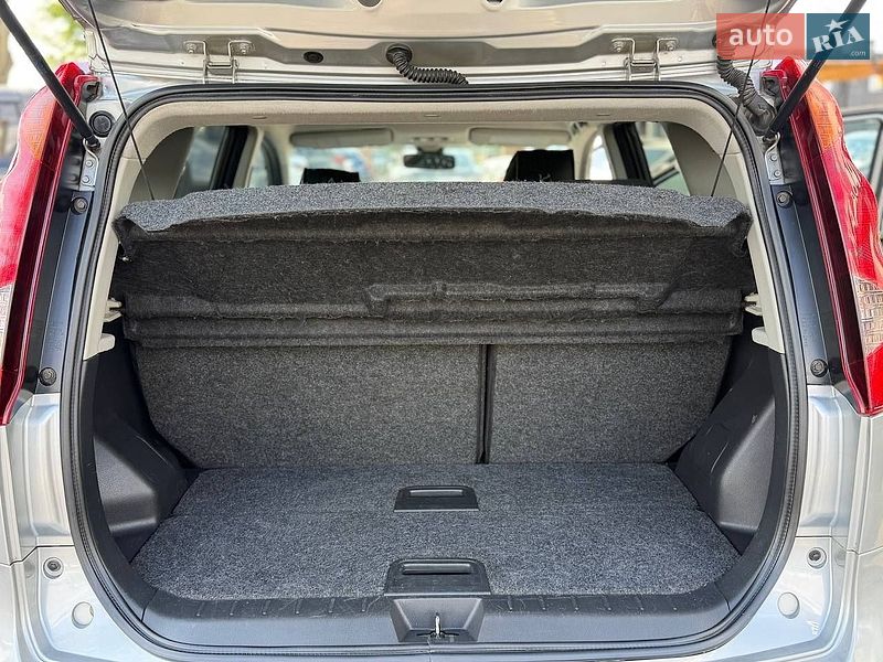 Хетчбек Nissan Note 2011 в Львові