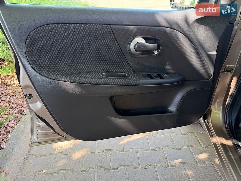 Хетчбек Nissan Note 2006 в Одесі