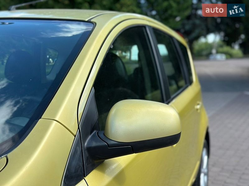 Хэтчбек Nissan Note 2007 в Ровно