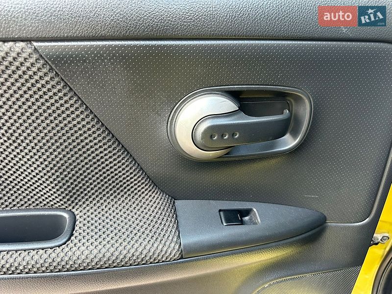 Хэтчбек Nissan Note 2007 в Ровно