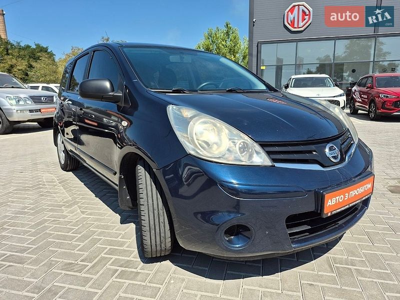Хетчбек Nissan Note 2011 в Кропивницькому фото 3 Хетчбек Nissan Note 2011 в Кропивницькому