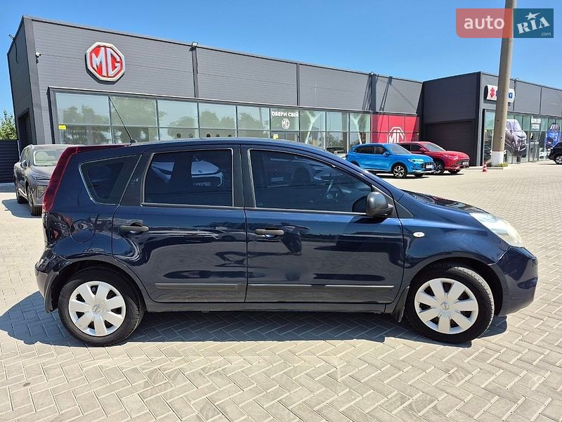 Хетчбек Nissan Note 2011 в Кропивницькому фото 5 Хетчбек Nissan Note 2011 в Кропивницькому