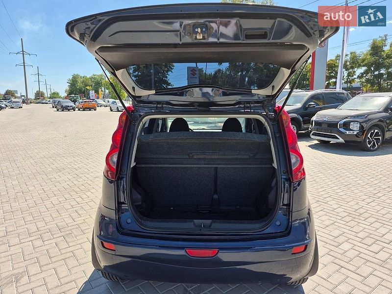 Хетчбек Nissan Note 2011 в Кропивницькому фото 7 Хетчбек Nissan Note 2011 в Кропивницькому