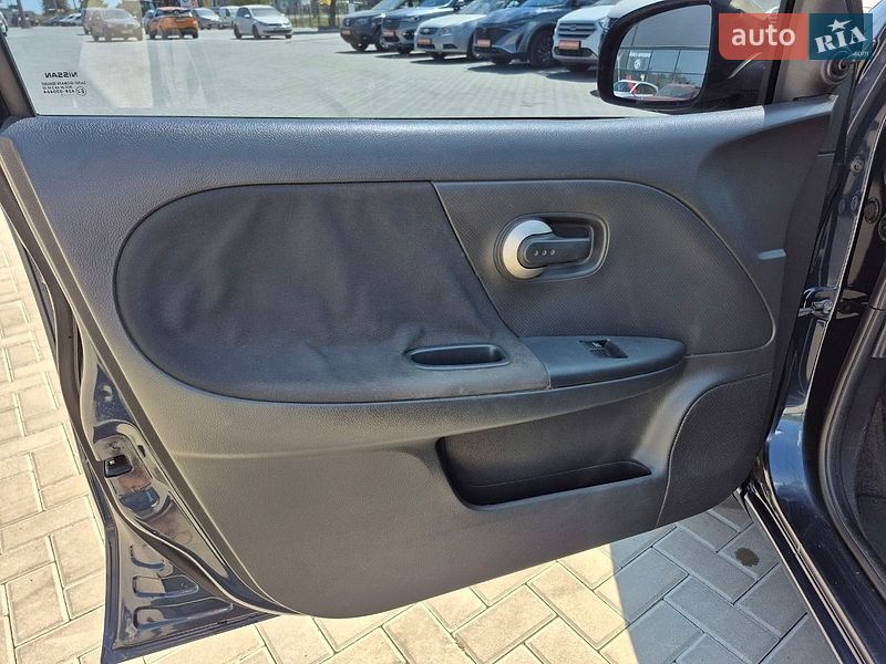 Хетчбек Nissan Note 2011 в Кропивницькому фото 10 Хетчбек Nissan Note 2011 в Кропивницькому