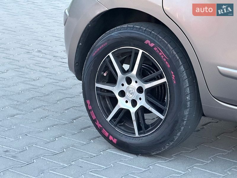 Хэтчбек Nissan Note 2008 в Тернополе