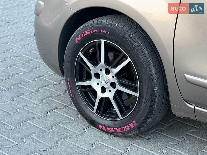 Хэтчбек Nissan Note 2008 в Тернополе