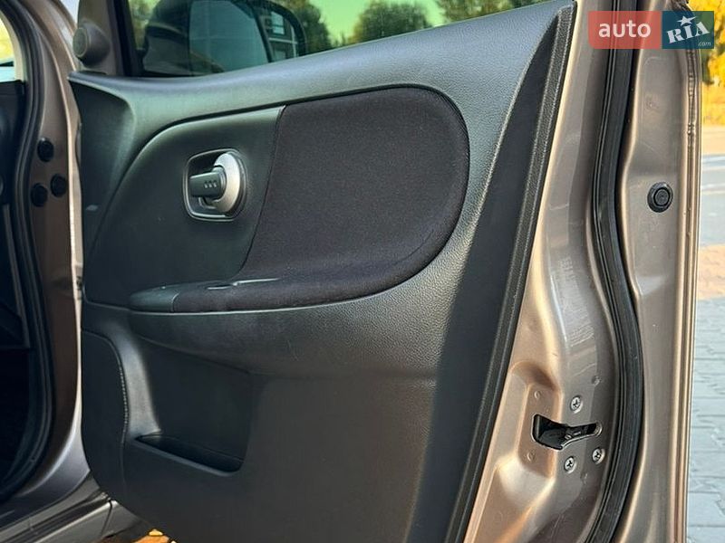 Хэтчбек Nissan Note 2008 в Черкассах