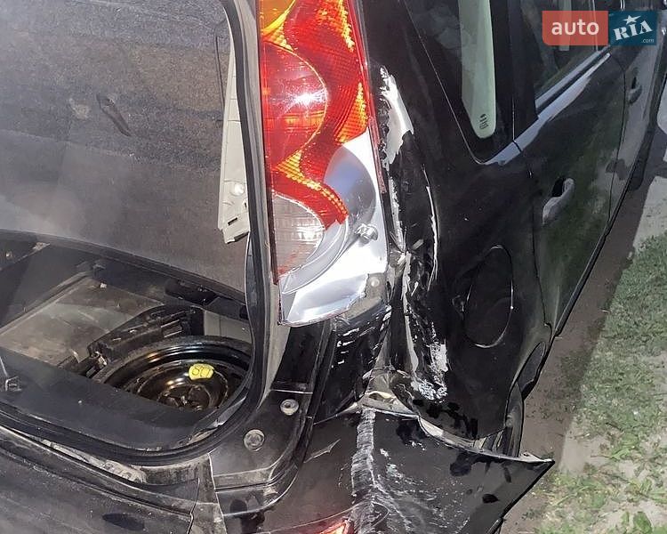 Хэтчбек Nissan Note 2007 в Горохове