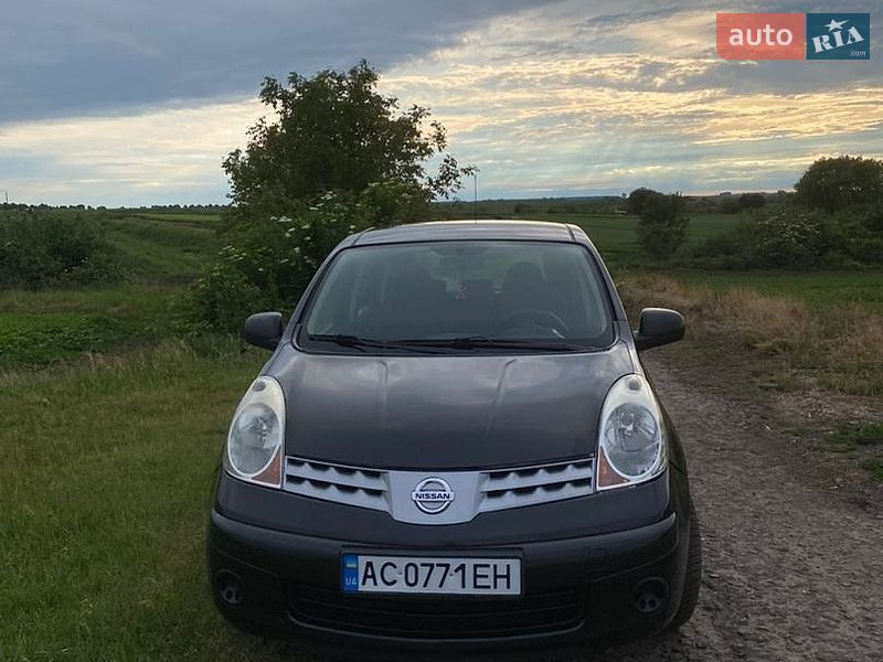 Хэтчбек Nissan Note 2007 в Горохове